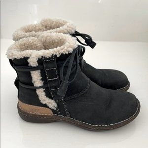 UGG La Jolla Shearling Lined Leather Lace Up Boots